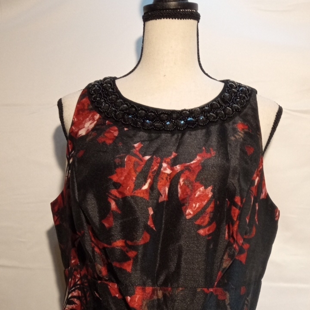 MELROSE MIDI DRESS - Picture 1 of 11